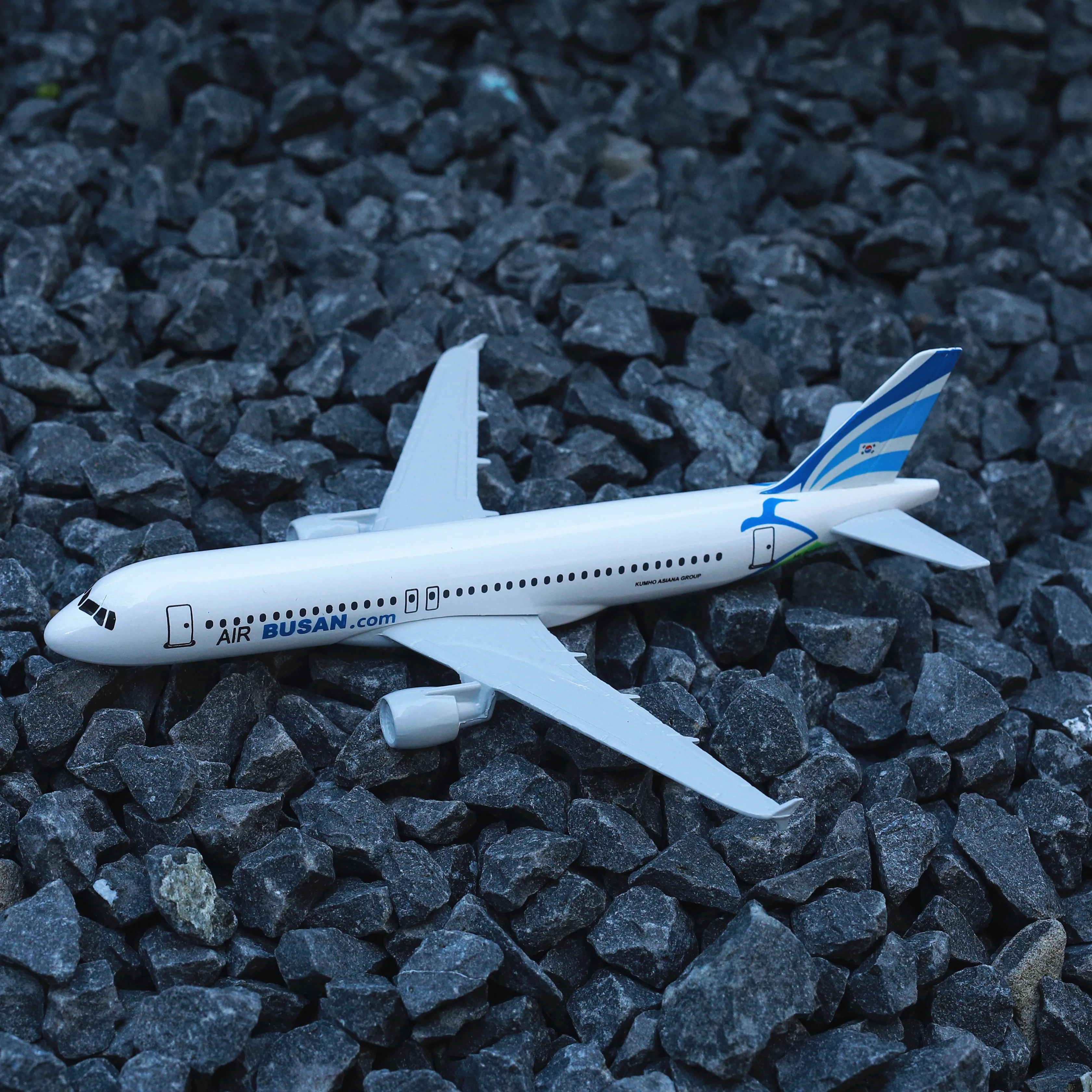 Korean Air Busan A320 Airlines Airplane Metal Diecast Model 15cm Worldwide Aviation Collectible Miniature
Korean Air Busan A320 Airlines Airplane Metal Diecast Model 15cm Worldwide Aviation Collectible Miniature