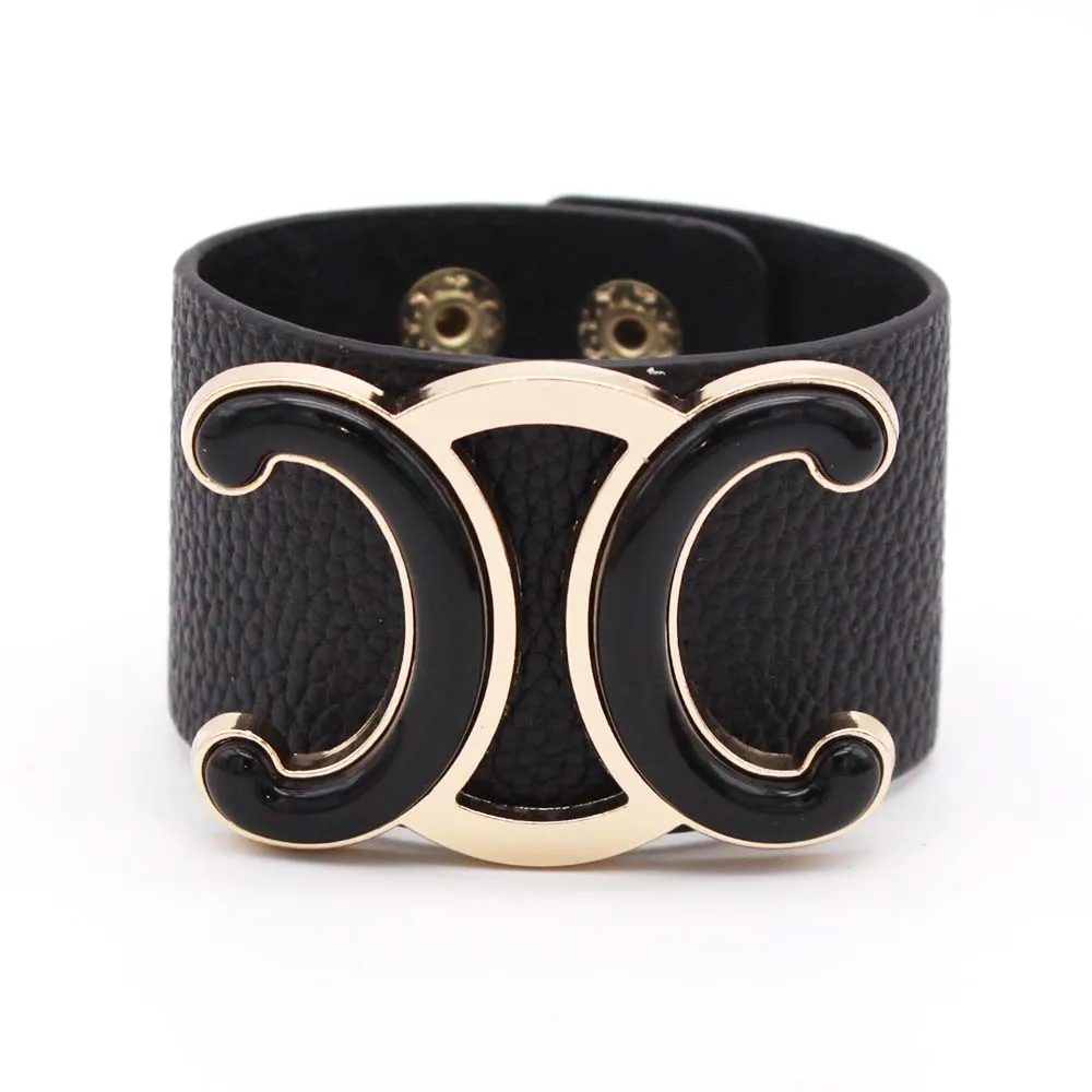 Spring Ornament Women Bracelet Triomphe Drop oil PU Leather Bracelet Simple Fashion Bracelet New 2022
Spring Ornament Women Bracelet Triomphe Drop oil PU Leather Bracelet Simple Fashion Bracelet New 2022