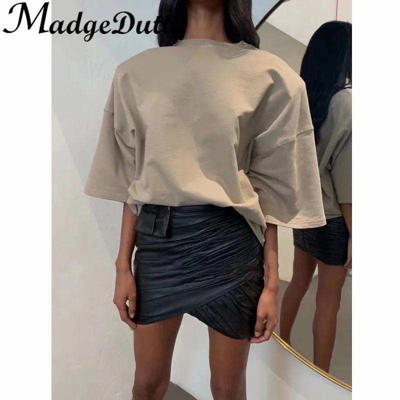 2.4 MadgeDutti Women Loose Shoulder Pads O-Neck Cotton T-Shirt Or Creased Leather Irregular Skirt Set
2.4 MadgeDutti Women Loose Shoulder Pads O-Neck Cotton T-Shirt Or Creased Leather Irregular Skirt Set