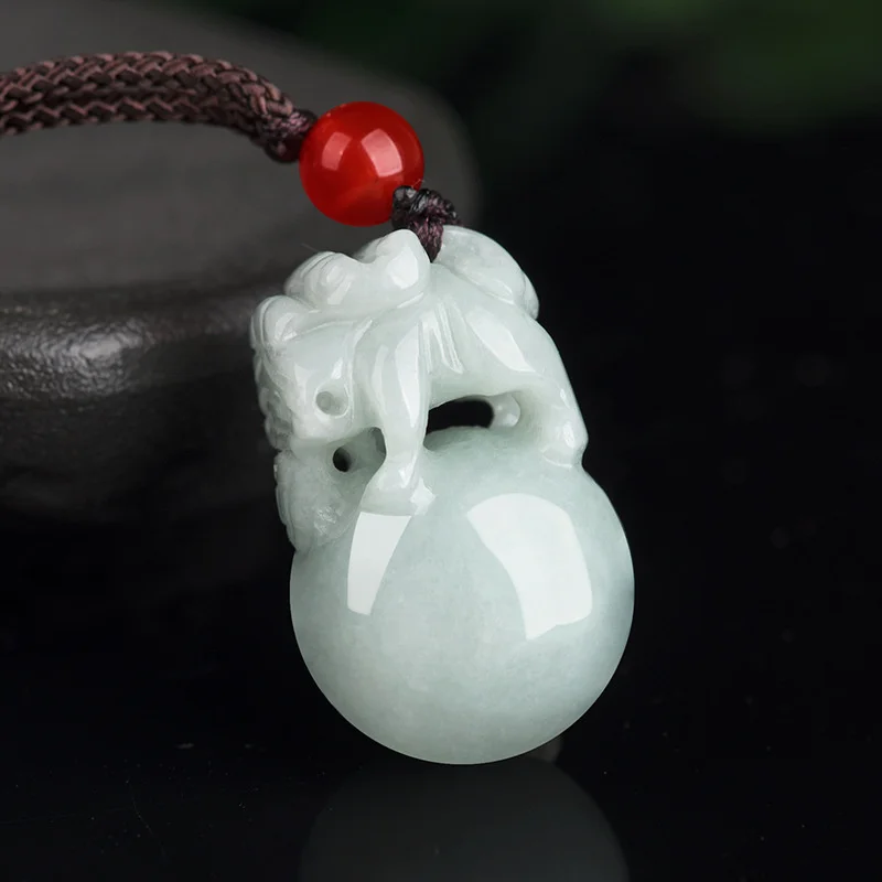 

Hot selling natural hand-carve jade Pixiu every dog has his day Necklace Pendant fashion jewelry Men Women Luck Gifts amulet