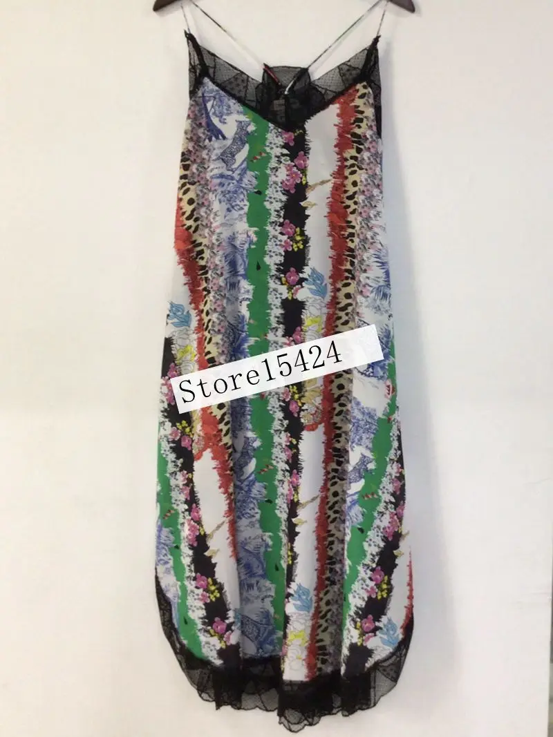 Suspender skirt 2022 summer new V-neck lace lace small sexy youthful beautiful print travel vacation beach suspender skirt + ski
Suspender skirt 2022 summer new V-neck lace lace small sexy youthful beautiful print travel vacation beach suspender skirt + ski