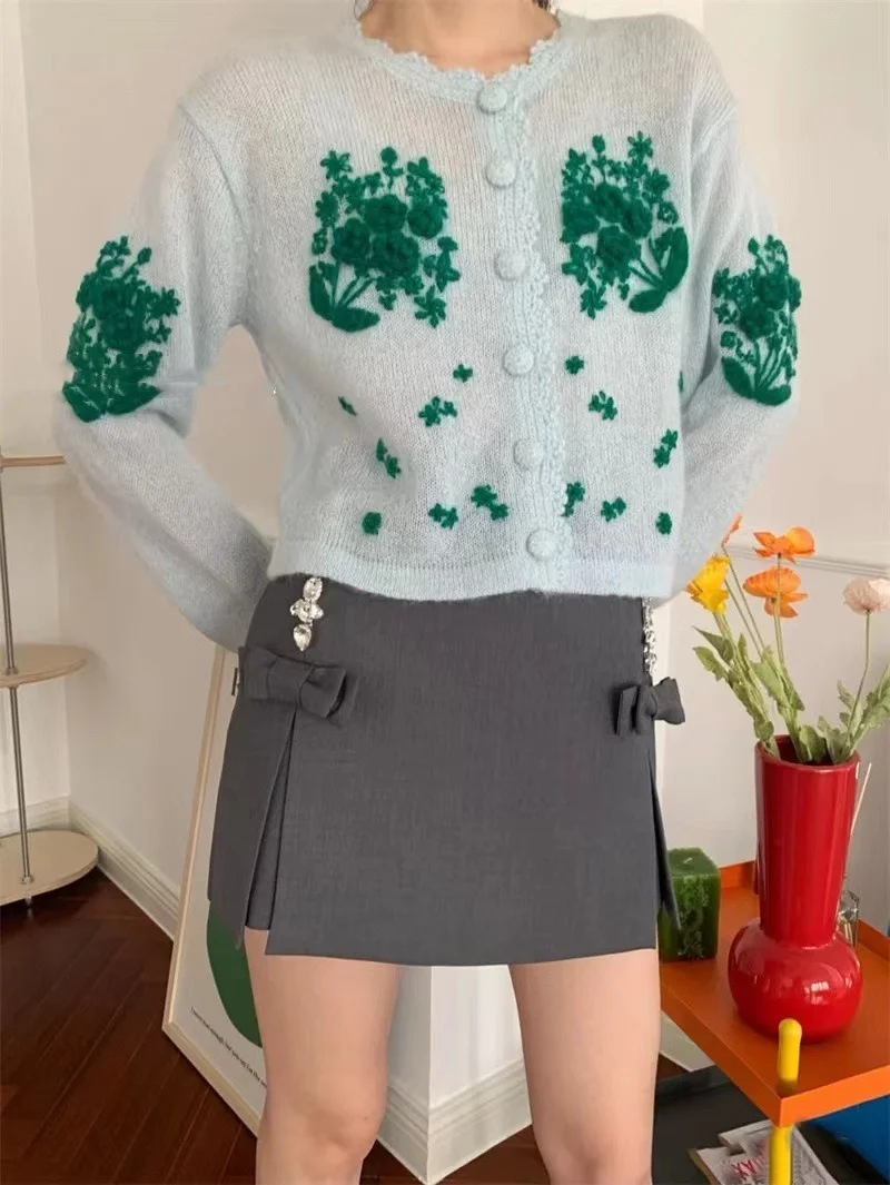 Summer Retro Thin Three-dimensional Jacquard V-neck Knitted Cardigan Women's Sweater
Summer Retro Thin Three-dimensional Jacquard V-neck Knitted Cardigan Women's Sweater