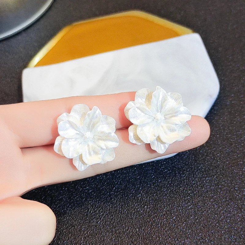 French Romantic White Flower Earrings for Women Fine Jewelry for Woman Modern Women's Earrings 2022 Drop Dangle Earring New in
French Romantic White Flower Earrings for Women Fine Jewelry for Woman Modern Women's Earrings 2022 Drop Dangle Earring New in