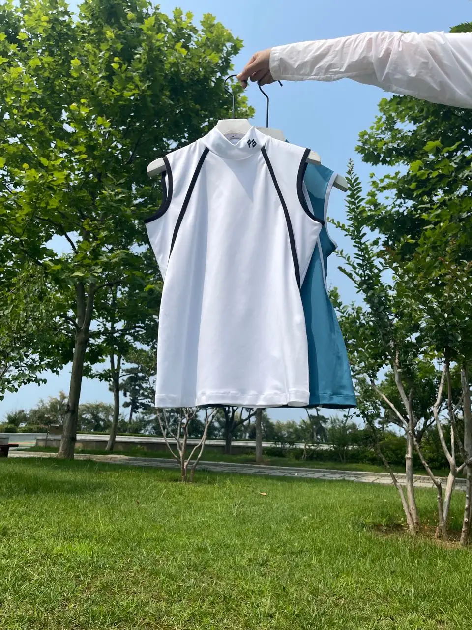 Summer Women's Golf Clothing Quick-Drying Sleeveless Shirt Top Vest Jersey Blue and White
Summer Women's Golf Clothing Quick-Drying Sleeveless Shirt Top Vest Jersey Blue and White