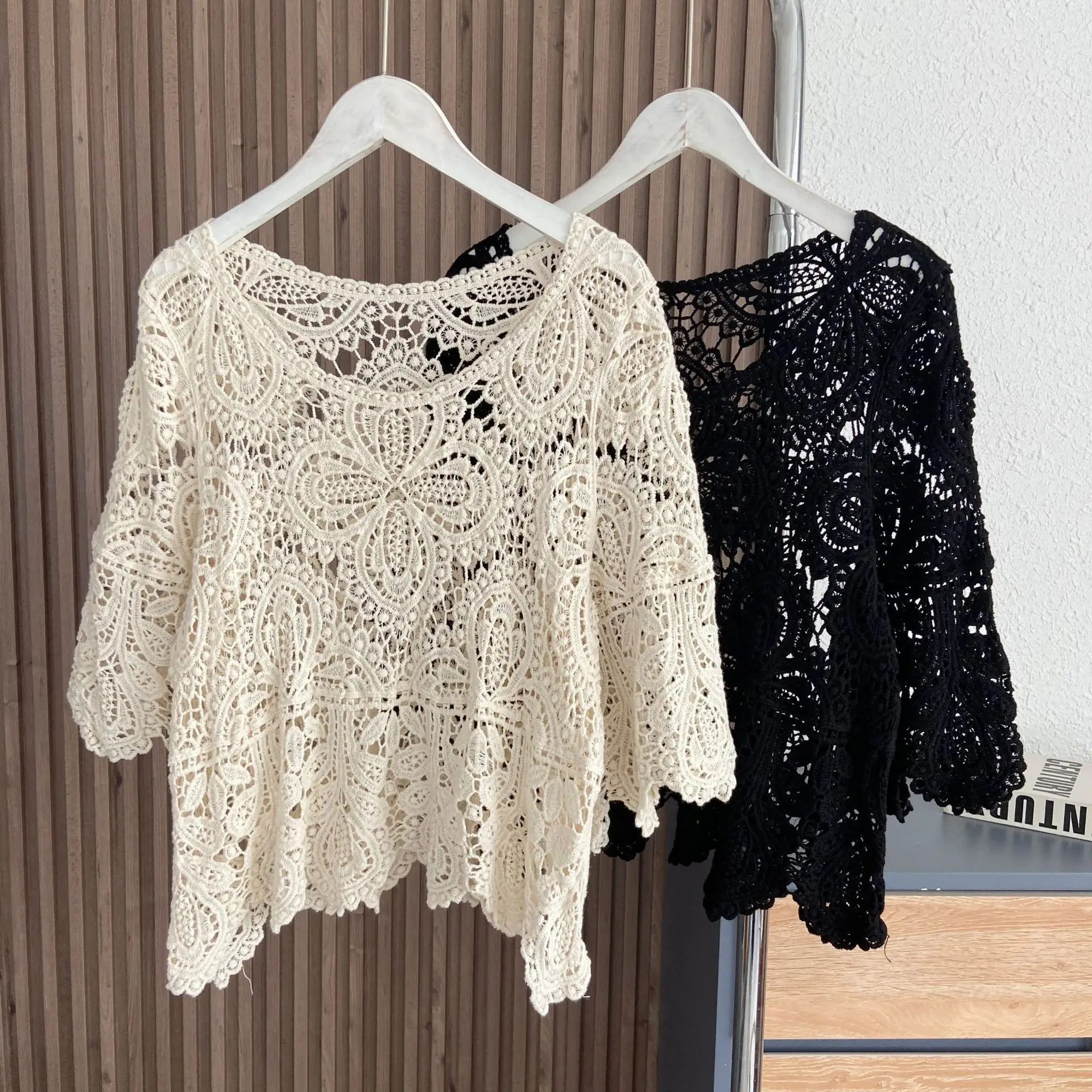 Short-sleeved Knitted Sweater Korean Women's Clothing Wholesale Summer New Retro Round Neck Hollow Flowers Tshirt Tops
Short-sleeved Knitted Sweater Korean Women's Clothing Wholesale Summer New Retro Round Neck Hollow Flowers Tshirt Tops