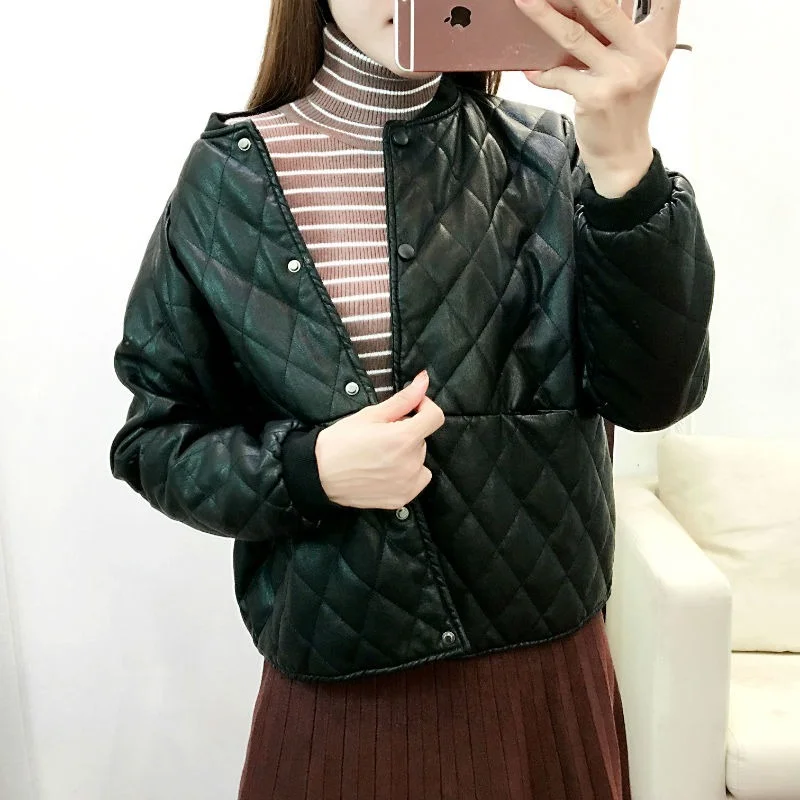 Fashion Winter Women's Thickened PU Cotton Jacket Slim Ladies Locomotive Motorcycle Short Jacket Fake Leather Jacket Girl
Fashion Winter Women's Thickened PU Cotton Jacket Slim Ladies Locomotive Motorcycle Short Jacket Fake Leather Jacket Girl