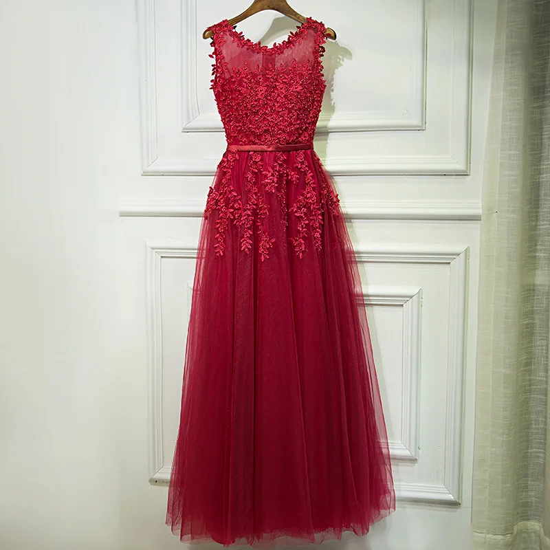 Red O Neck Sleeveless Slim Long Evening Dress Sexy Lace Embroidery Backless Engagement Dress Women Beaded Applique Bridal Dress
Red O Neck Sleeveless Slim Long Evening Dress Sexy Lace Embroidery Backless Engagement Dress Women Beaded Applique Bridal Dress
