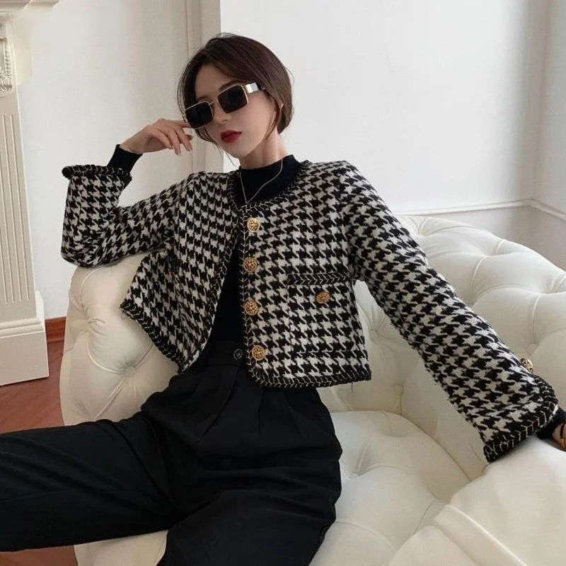 Vintage Houndstooth Short Jackets Women Knitted Long Sleeve Elegant Patchwork Buttons O-neck Office Lady Fashion Coat Female
Vintage Houndstooth Short Jackets Women Knitted Long Sleeve Elegant Patchwork Buttons O-neck Office Lady Fashion Coat Female