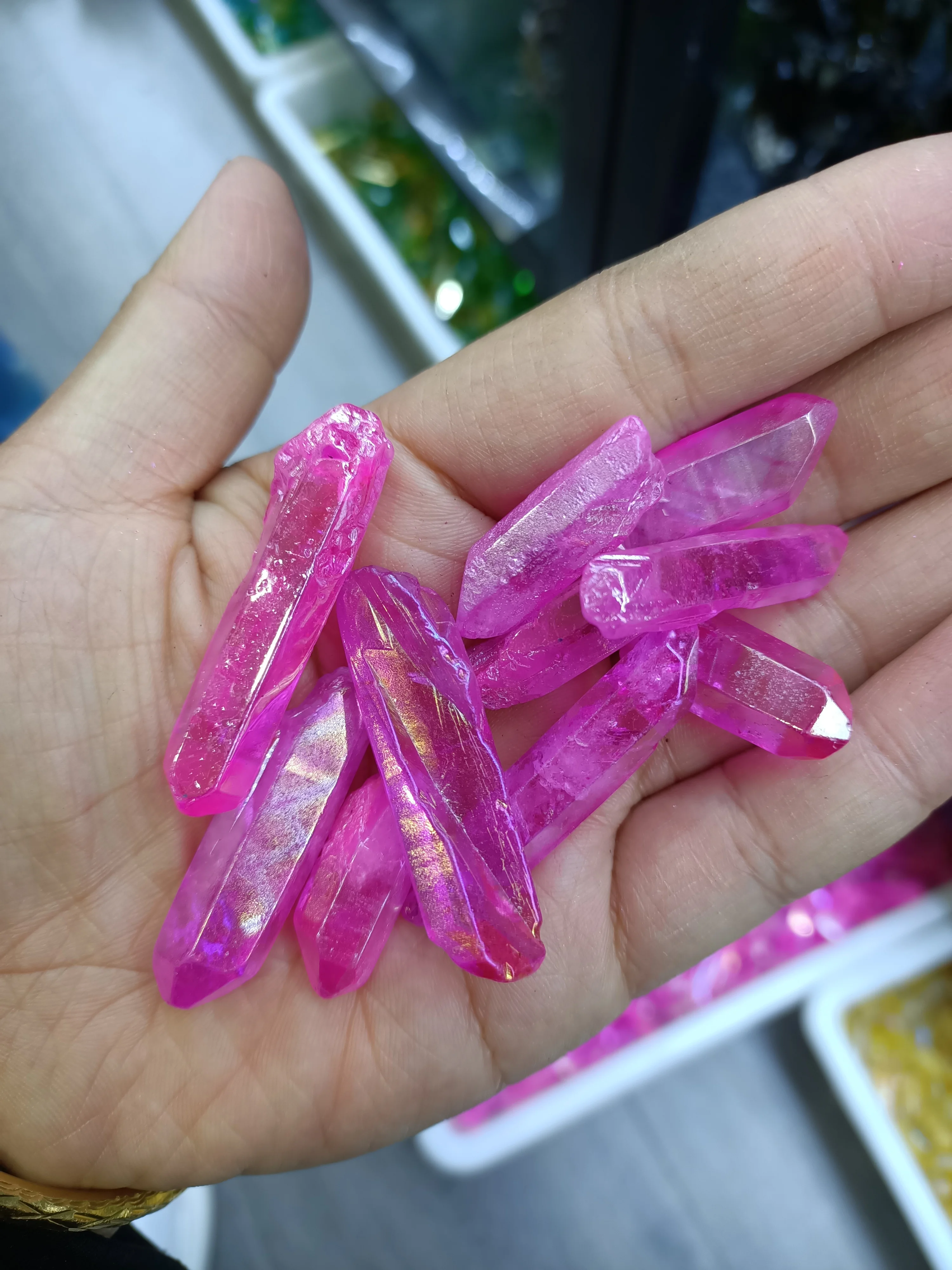 Electroplated Red Titanium Rainbow Aura Lemurian Quartz Crystal Point Healing Stones Decor Natural Quartz Crystals
Electroplated Red Titanium Rainbow Aura Lemurian Quartz Crystal Point Healing Stones Decor Natural Quartz Crystals