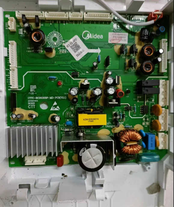1pc used Midea Frequency conversion refrigerator BCD-530WGPZV board 17131000003
1pc used Midea Frequency conversion refrigerator BCD-530WGPZV board 17131000003