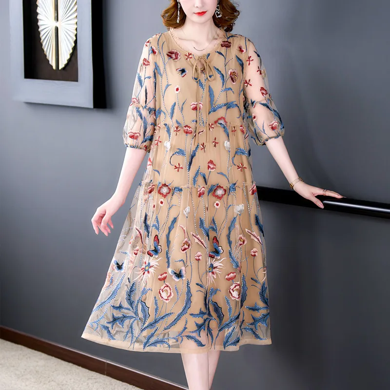 Summer Floral Embroidery Mulberry Silk Midi Dress Women Fashion High Street Ruffled Dress 2022 Korean Vintage Casual Vestidos
Summer Floral Embroidery Mulberry Silk Midi Dress Women Fashion High Street Ruffled Dress 2022 Korean Vintage Casual Vestidos