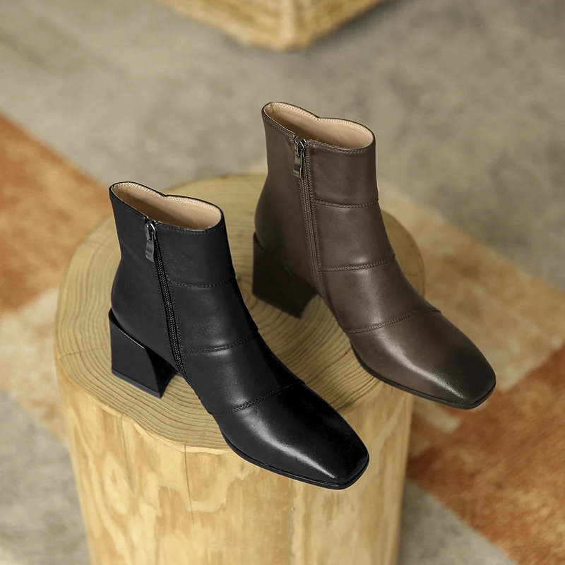 2022 Autumn and winter Women ankle boots natural leather 22-25cm cowhide upper full leather colorblock side zip modern boots
2022 Autumn and winter Women ankle boots natural leather 22-25cm cowhide upper full leather colorblock side zip modern boots