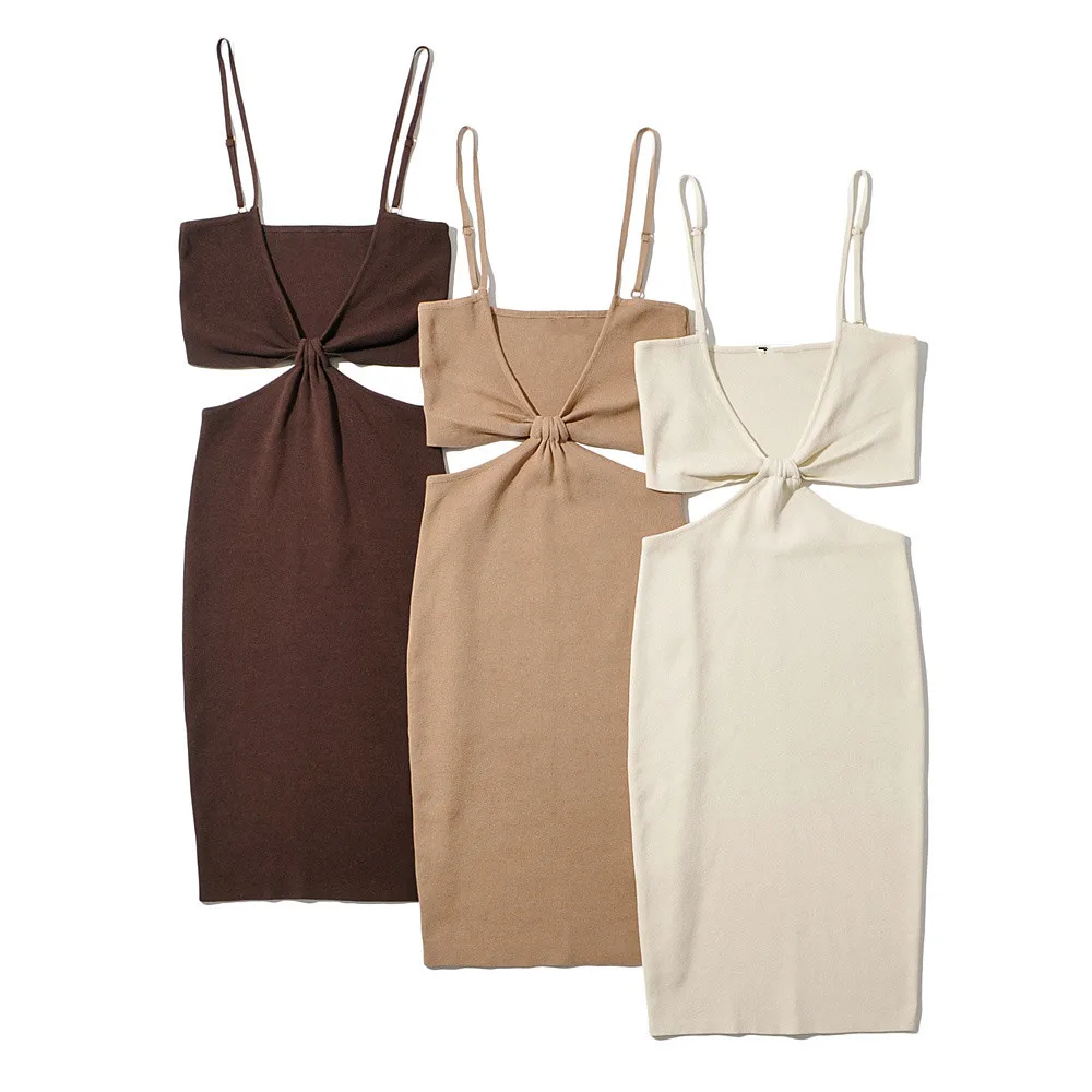 Платье-футляр женское трикотажное на бретелях с глубоким V-образным вырезом
Платье-футляр женское трикотажное на бретелях с глубоким V-образным вырезом