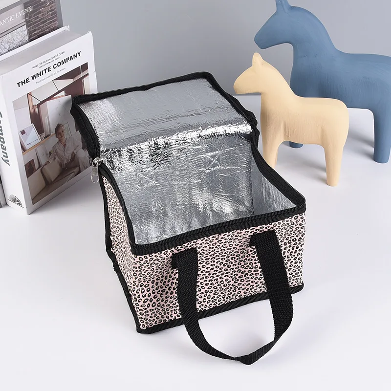 Leopard Print Aluminum Foil Non Woven Camping Bag Insulation Bag Black Waterproof Bag Food Picnic Cooler Bag
Leopard Print Aluminum Foil Non Woven Camping Bag Insulation Bag Black Waterproof Bag Food Picnic Cooler Bag