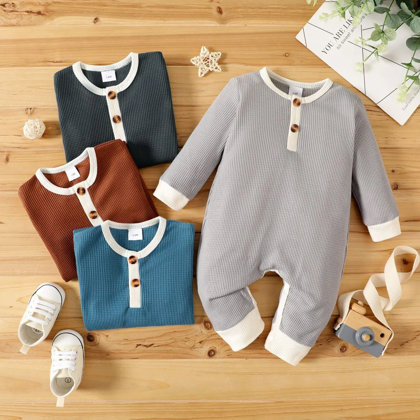 Детский трикотажный комбинезон на пуговицах, с длинным рукавом
Детский трикотажный комбинезон на пуговицах, с длинным рукавом