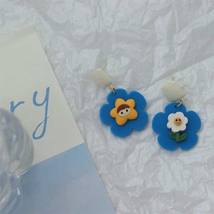 Cute earrings Japan and South Korea fun cartoon childlike three-dimensional flower blue silver needle earrings women's jewelry
Cute earrings Japan and South Korea fun cartoon childlike three-dimensional flower blue silver needle earrings women's jewelry