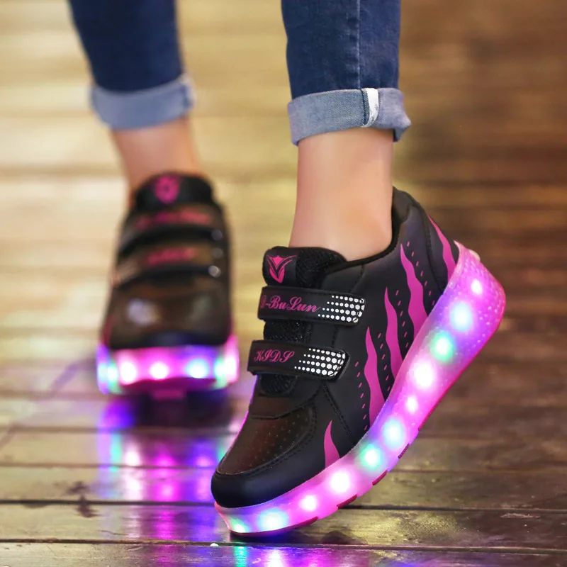 Size 28-40 Children Luminous Skate Shoes With LED Lights for Kids Boys Girls USB Charging Glowing Sneakers With Double Wheels
Size 28-40 Children Luminous Skate Shoes With LED Lights for Kids Boys Girls USB Charging Glowing Sneakers With Double Wheels