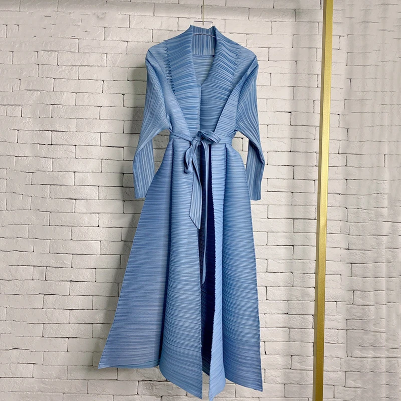 Miyake Pleated Women Dress Jagged Edge Lapel Loose With Belt Casual Style Elegant Wild Lady 2022 New Autumn Fashion
Miyake Pleated Women Dress Jagged Edge Lapel Loose With Belt Casual Style Elegant Wild Lady 2022 New Autumn Fashion