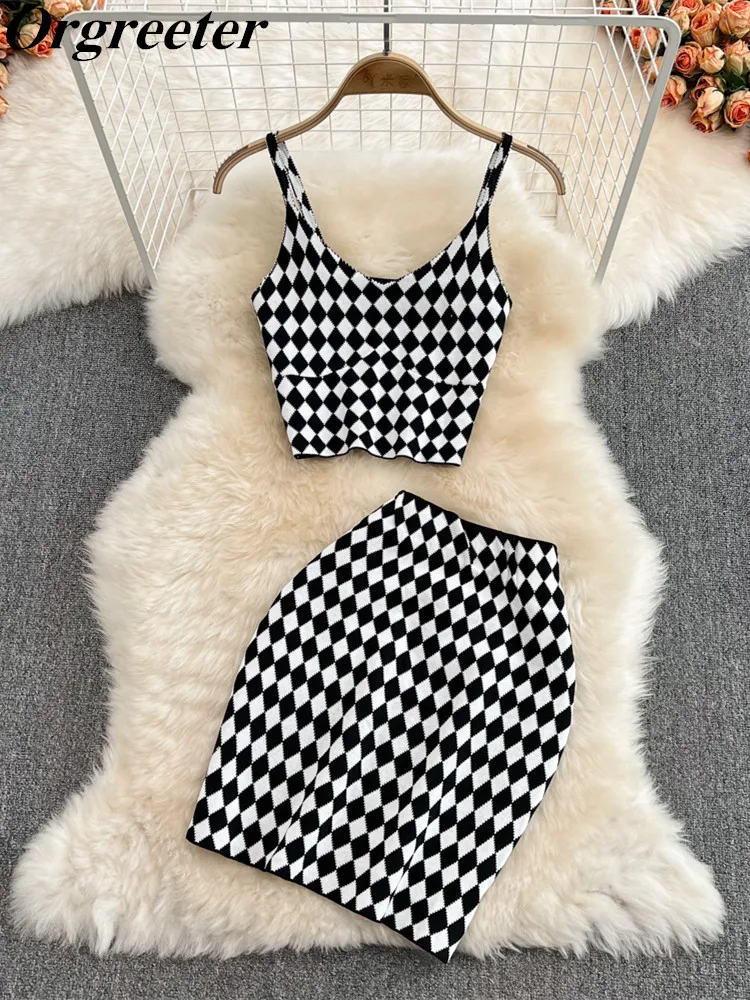 Sexy Lattice Contrast color Knitted 2 Piece Set Women Sexy Short Vest Crop Top + Bodycon Mini Skirt Suit 2 Piece Outfits Female
Sexy Lattice Contrast color Knitted 2 Piece Set Women Sexy Short Vest Crop Top + Bodycon Mini Skirt Suit 2 Piece Outfits Female