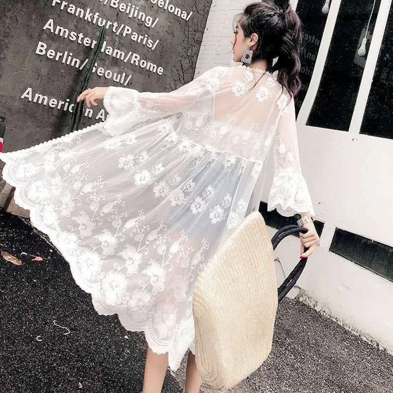 Lace Jacket Women 2022 Summer Loose Air Conditioning Sunscreen Shirt Coat Female White Casual Thin Long Blouse Tops Y214
Lace Jacket Women 2022 Summer Loose Air Conditioning Sunscreen Shirt Coat Female White Casual Thin Long Blouse Tops Y214