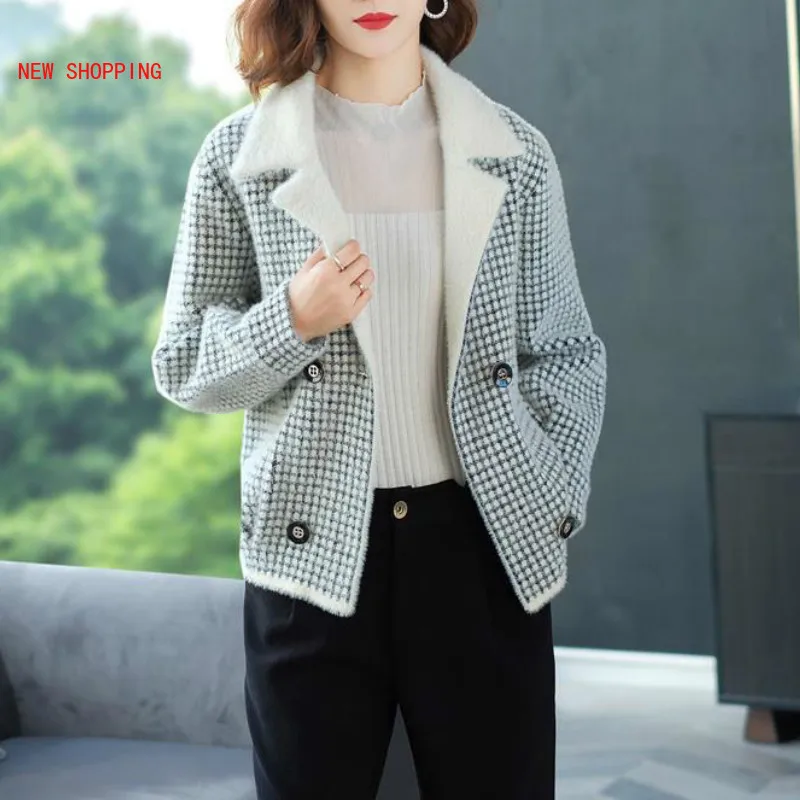 Sweet Lapel Plaid Woolen Jackets Women Fashion Pockets Winter Faux Mink Cashmere Coat Elegant Chic Short Overcoats Streetwear
Sweet Lapel Plaid Woolen Jackets Women Fashion Pockets Winter Faux Mink Cashmere Coat Elegant Chic Short Overcoats Streetwear