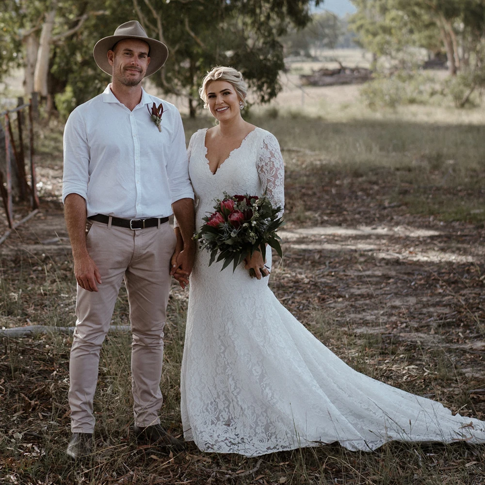 Mermaid Three Quarter Sleeves Wedding Dress Plus Size Custom Made Romantic V Neck Open Back Rustic Long Train Fitted Bridal Gown
Mermaid Three Quarter Sleeves Wedding Dress Plus Size Custom Made Romantic V Neck Open Back Rustic Long Train Fitted Bridal Gown