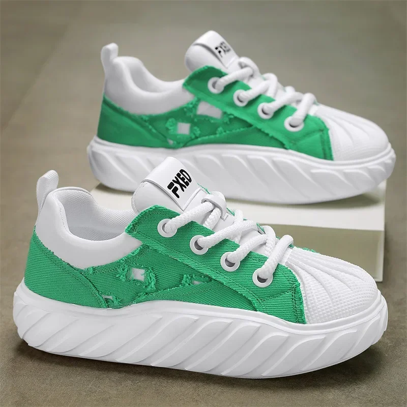 Summer and fall models niche denim canvas shoes splicing leather breathable plate shoes retro tide with men's shoes
Summer and fall models niche denim canvas shoes splicing leather breathable plate shoes retro tide with men's shoes