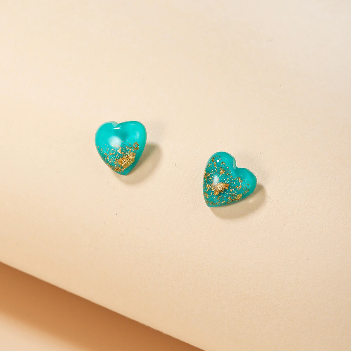New Vintage Green Stone Stud Earrings for Women Bohe Turquoise Love Shape Stud Earrings Fashion Jewelry Gift
New Vintage Green Stone Stud Earrings for Women Bohe Turquoise Love Shape Stud Earrings Fashion Jewelry Gift