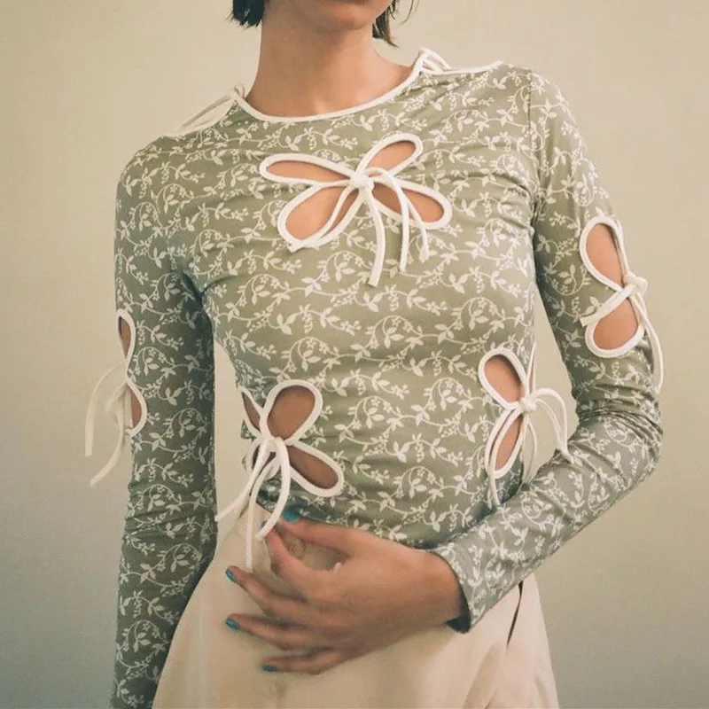 Vintage Butterfly Hollow Out Bandage Long Sleeve T-shirts Streetwear 90s Print O-neck Green Tops Y2K Fashion Outfits
Vintage Butterfly Hollow Out Bandage Long Sleeve T-shirts Streetwear 90s Print O-neck Green Tops Y2K Fashion Outfits