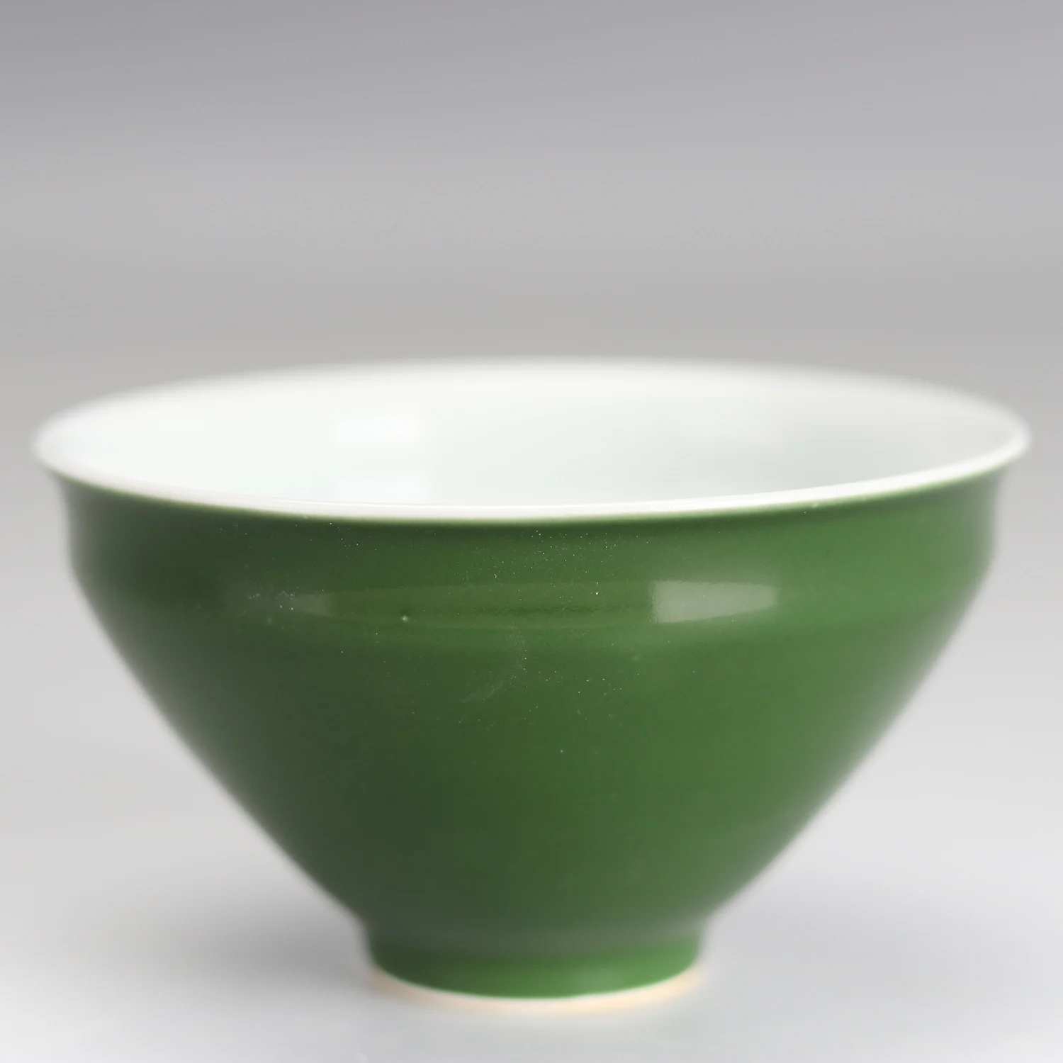 Color Glaze Green Glaze Small Bamboo Hat Rice Bowl Antique Porcelain Antique
Color Glaze Green Glaze Small Bamboo Hat Rice Bowl Antique Porcelain Antique