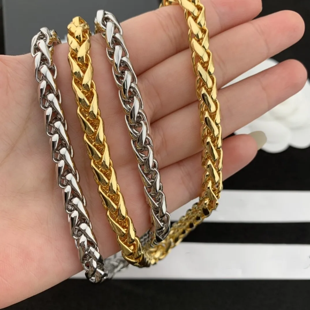 Модное Простое Ожерелье
Модное Простое Ожерелье