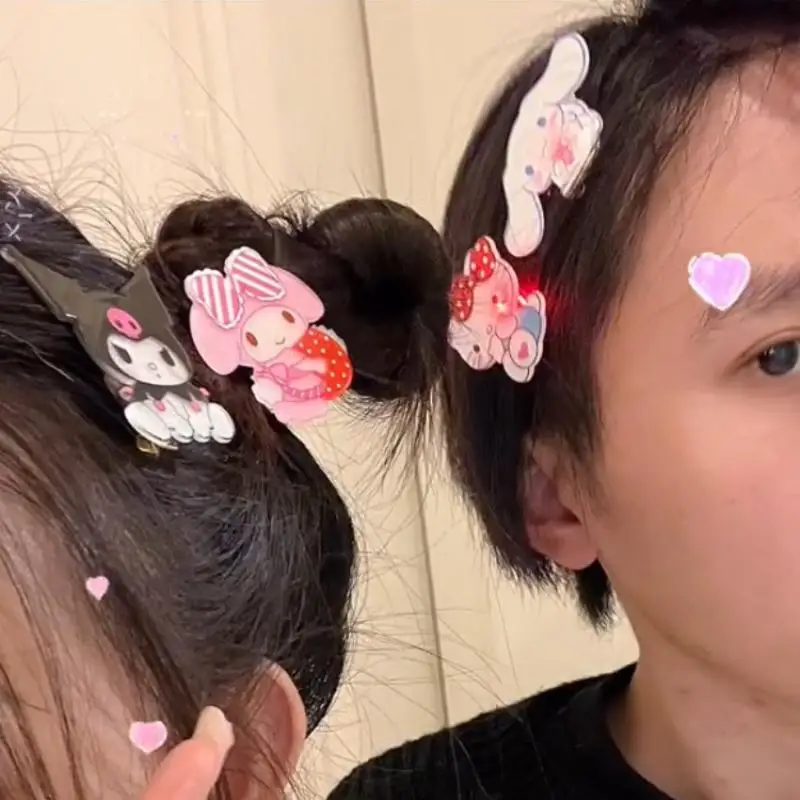 Светящийся зажим для волос Sanrio с изображением утконоса, аксессуары для волос для пар, Коричный цвет, милая фотография
Светящийся зажим для волос Sanrio с изображением утконоса, аксессуары для волос для пар, Коричный цвет, милая фотография