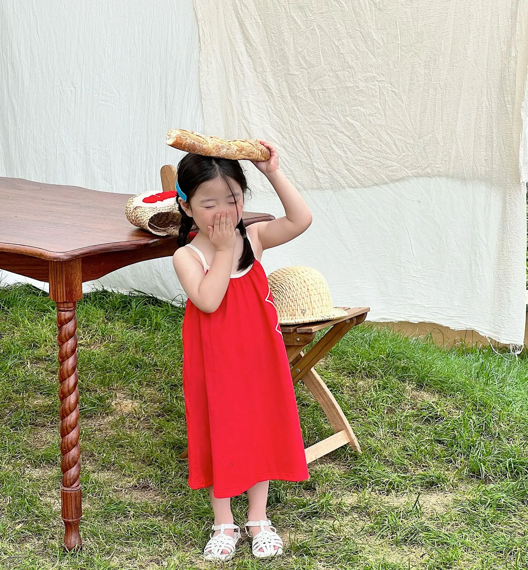 2022 Summer New Fashion Girls Knitted Suspender Skirt Korean Knitted Long Skirt Korean Girl Sleeveless Dress Boutique Clothing
2022 Summer New Fashion Girls Knitted Suspender Skirt Korean Knitted Long Skirt Korean Girl Sleeveless Dress Boutique Clothing