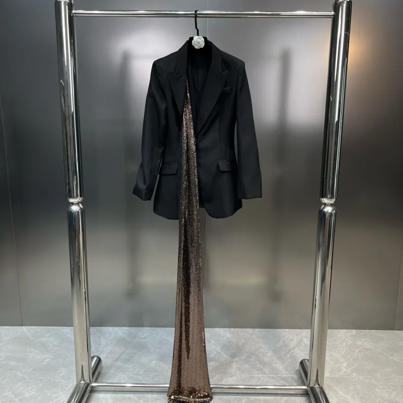 Женский блейзер с длинным рукавом, с отложным воротником
Женский блейзер с длинным рукавом, с отложным воротником