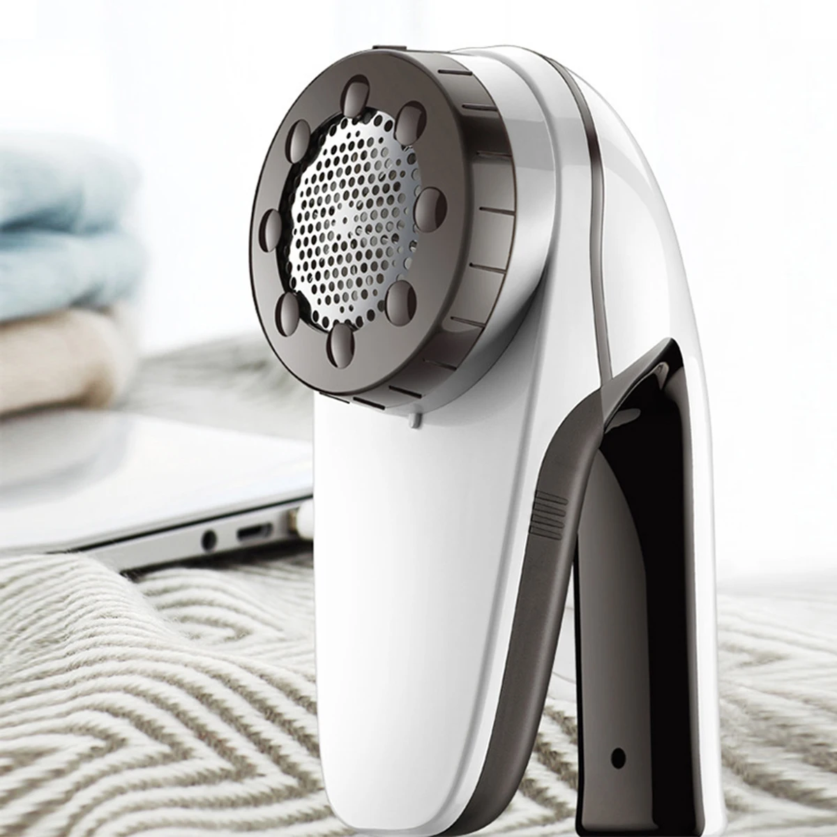 Electric Lint Remover Fabric Shaver Reusable Portable Lint Shaver Handheld Sweater Shaver Safe Fuzz Remover to Remove Pilling
Electric Lint Remover Fabric Shaver Reusable Portable Lint Shaver Handheld Sweater Shaver Safe Fuzz Remover to Remove Pilling
