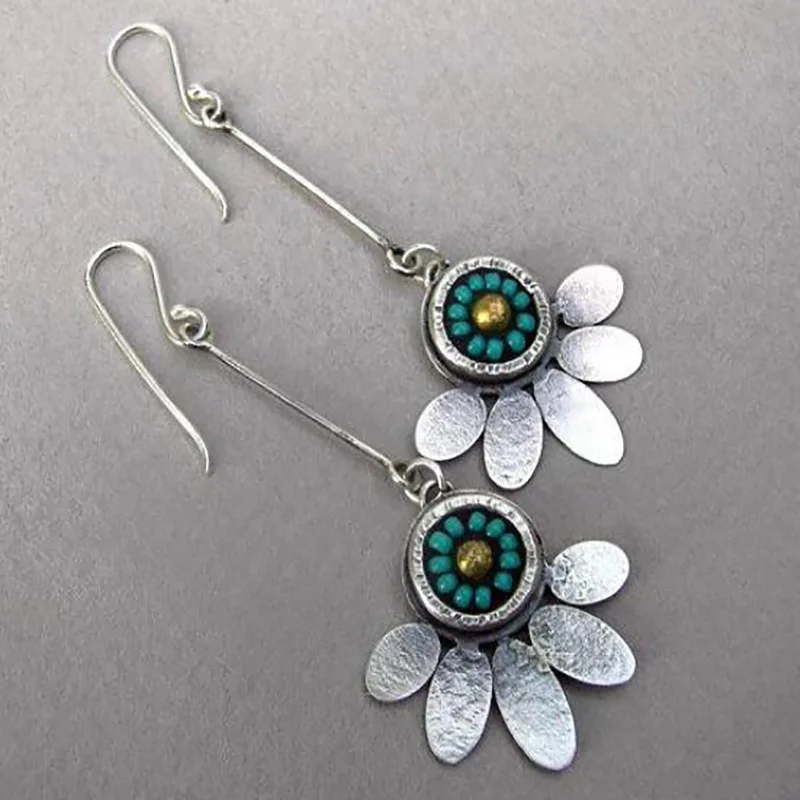 Creative Round Green Stone Flower Earrings Vintage Jewelry Silver Color Metal Blooming Floral Petal Long Hook Earrings for Women
Creative Round Green Stone Flower Earrings Vintage Jewelry Silver Color Metal Blooming Floral Petal Long Hook Earrings for Women