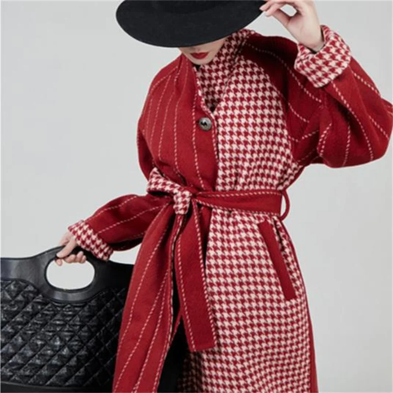 2202 red houndstooth plaid stitching coat women's lapel winter new long loose retro woolen coat
2202 red houndstooth plaid stitching coat women's lapel winter new long loose retro woolen coat