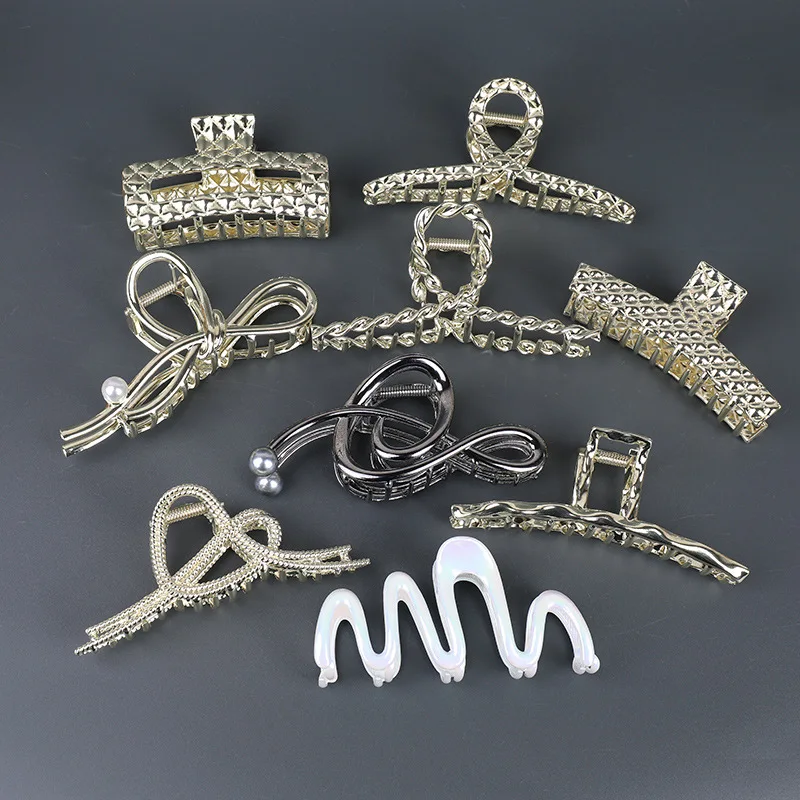 New Notes Large Metal Clasp South Korea Elegant Shiny Rhinestone Horse Tail Claw Shark Clip Women's Hair Accessories
New Notes Large Metal Clasp South Korea Elegant Shiny Rhinestone Horse Tail Claw Shark Clip Women's Hair Accessories