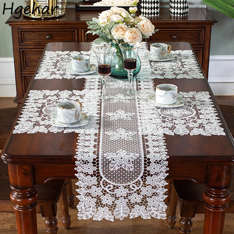 White Lace Table Runner Hollow Out Flower Embroidery Wedding Tablecloth Korean Dining Tables Dust Cover Insulation Tischläufer
White Lace Table Runner Hollow Out Flower Embroidery Wedding Tablecloth Korean Dining Tables Dust Cover Insulation Tischläufer