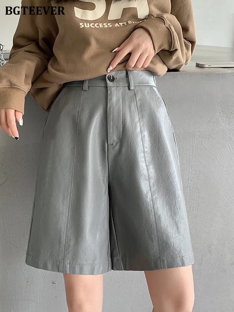 Casual High Waist PU Leather Shorts Women Spring Autumn Loose Pockets Wide Leg Half Shorts Female
Casual High Waist PU Leather Shorts Women Spring Autumn Loose Pockets Wide Leg Half Shorts Female