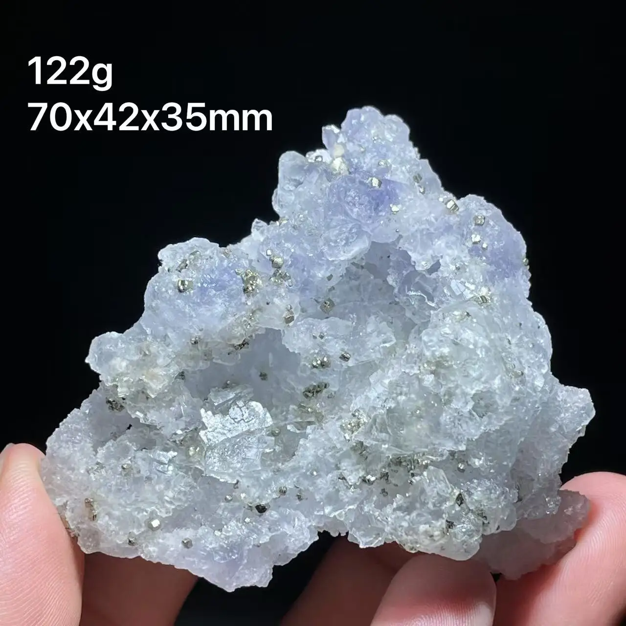 Светло-голубой флюоритовый пирит из Мьянмы 
Светло-голубой флюоритовый пирит из Мьянмы