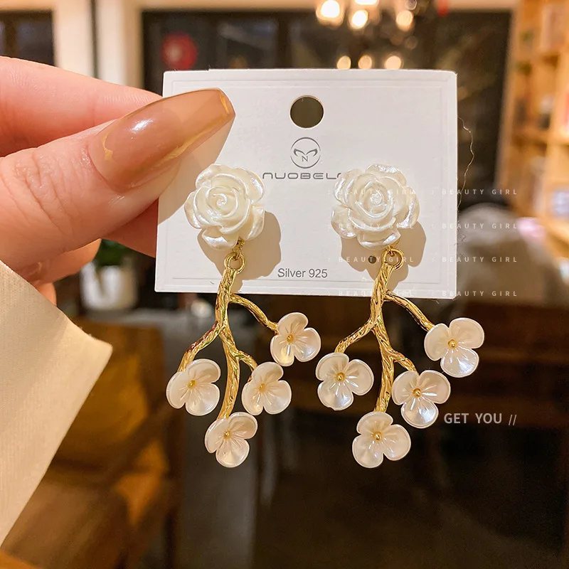 2022 New Sweet Flower Earrings Female Korean Simple Small Fresh Long Earrings Small Temperament Fashion Earrings Wholesale
2022 New Sweet Flower Earrings Female Korean Simple Small Fresh Long Earrings Small Temperament Fashion Earrings Wholesale