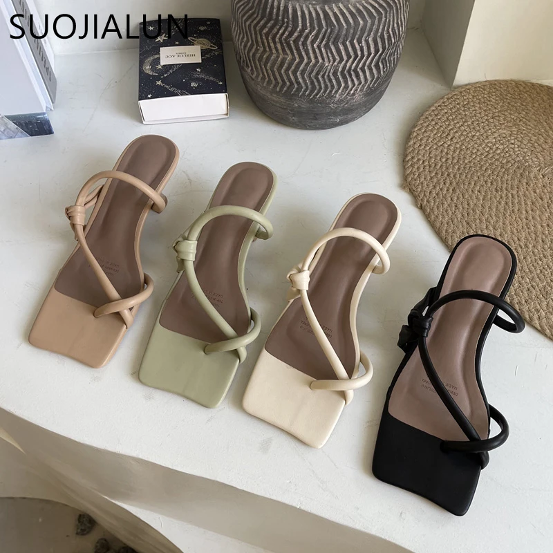 Лето 2022, женские тапочки SUOJIALUN на низком каблуке, модные женские шлепанцы с узкими ремешками, шлепанцы без застежки с квадратным носком 
Лето 2022, женские тапочки SUOJIALUN на низком каблуке, модные женские шлепанцы с узкими ремешками, шлепанцы без застежки с квадратным носком
