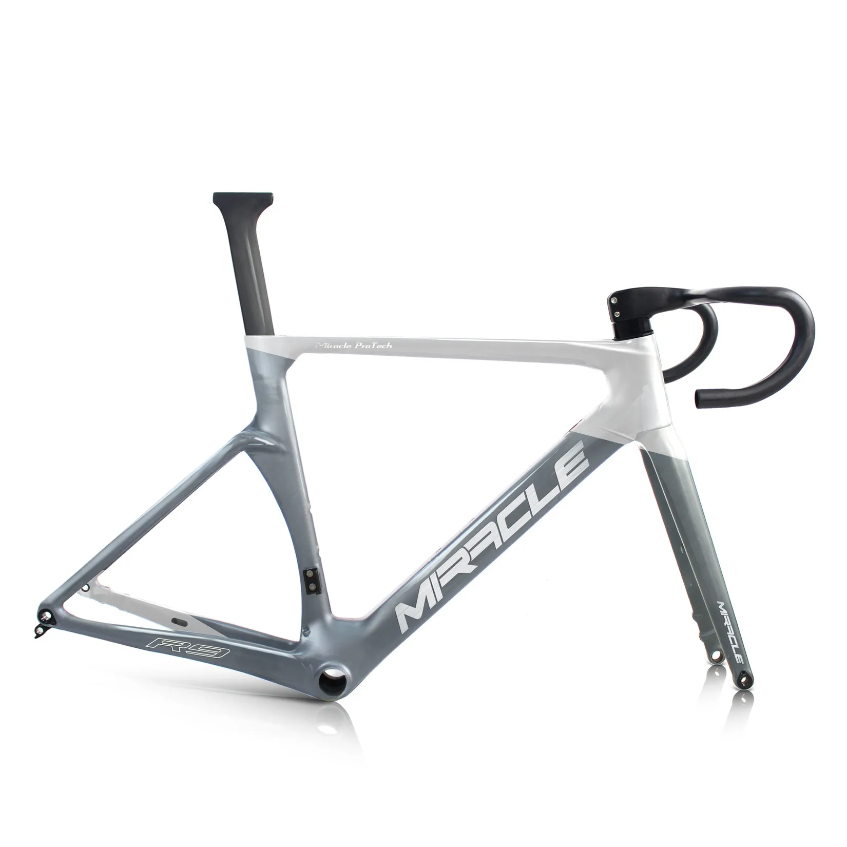 Quick Delivery Time Carbon Frame Carbon Road Bike Frame With 700*28C Tire And Hidden Inner Cable
Quick Delivery Time Carbon Frame Carbon Road Bike Frame With 700*28C Tire And Hidden Inner Cable
