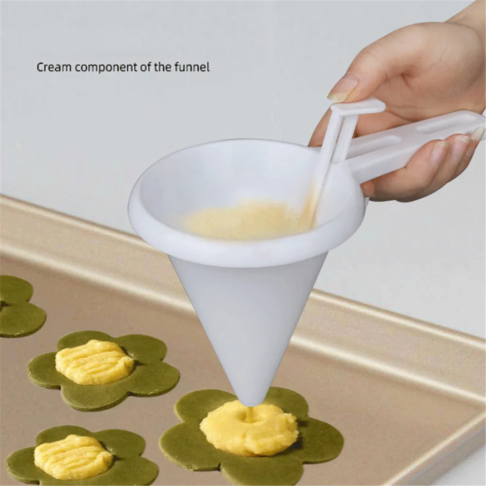 Adjustable Hand-Hold Funnel Chocolate Candy Confectionery Mold Pastry Cream Biscuit Cupcake Pancake Maker Kitchen Baking Supply
Adjustable Hand-Hold Funnel Chocolate Candy Confectionery Mold Pastry Cream Biscuit Cupcake Pancake Maker Kitchen Baking Supply