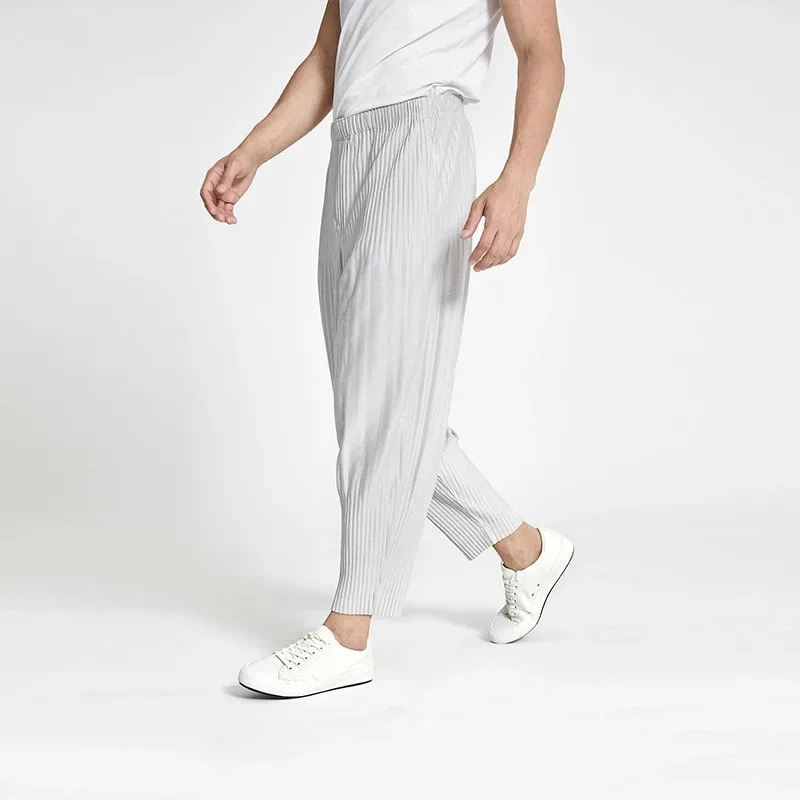 Summer 2023 New Men's Miyake Folding Pants Large Size Loose And Comfortable Business Style Harem Pants Cropped Pants
Summer 2023 New Men's Miyake Folding Pants Large Size Loose And Comfortable Business Style Harem Pants Cropped Pants