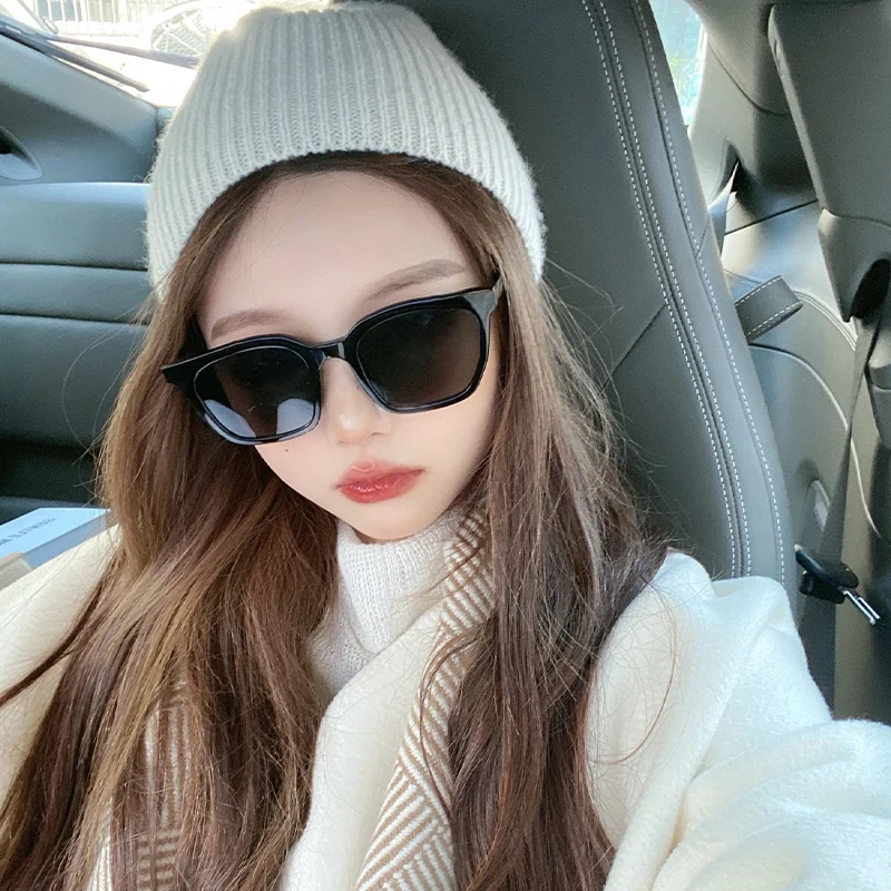 Yuumi Momati Sunglasses For Women Mens Black Eyewear Cat eye MGlasses Spy Fashion Oversized Luxury Designer Brand Jennie Korea
Yuumi Momati Sunglasses For Women Mens Black Eyewear Cat eye MGlasses Spy Fashion Oversized Luxury Designer Brand Jennie Korea