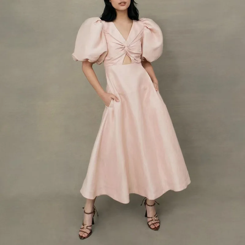 FOR Pink Light High Waist A Word Dress 2022 Spring And Summer New Small V-neck Bubble Sleeve Solid Color High Waist Long Skirt
FOR Pink Light High Waist A Word Dress 2022 Spring And Summer New Small V-neck Bubble Sleeve Solid Color High Waist Long Skirt