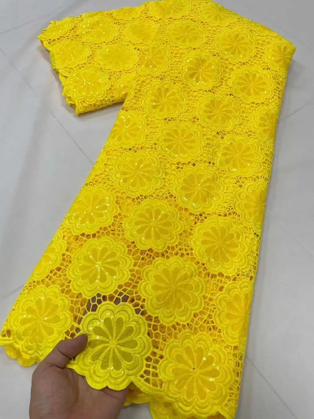 2023High Quality African Nigerian Tulle Lace Fabric Cotton Wedding Party Dress Sequins For Sewing With Beads Stone 5Yards
2023High Quality African Nigerian Tulle Lace Fabric Cotton Wedding Party Dress Sequins For Sewing With Beads Stone 5Yards