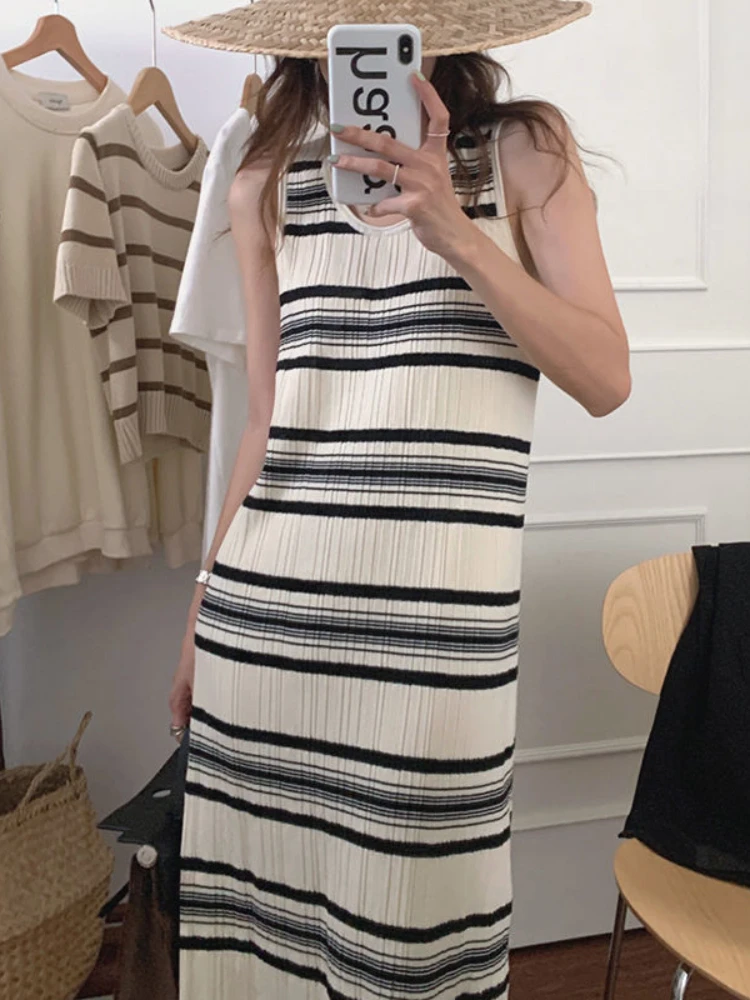 HOUZHOU Korean Chic Striped Long Vest Dress Women Summer Knitted Casual Elegant Loose O-Neck Sleeveless Midi Dress Beach Holiday
HOUZHOU Korean Chic Striped Long Vest Dress Women Summer Knitted Casual Elegant Loose O-Neck Sleeveless Midi Dress Beach Holiday